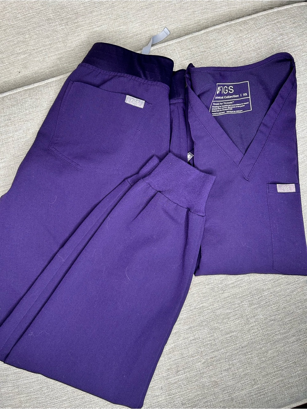FIGS Purple jam Scrub Set - catarina Top & jogger Pants XS/XSP - Picture 4 of 4